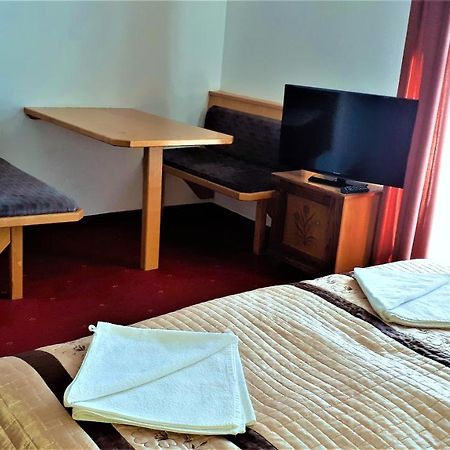 Hotel Alpinum Treffen Εξωτερικό φωτογραφία